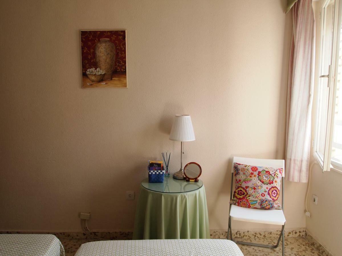 Habitaciones Frente A La Playa Малага Экстерьер фото